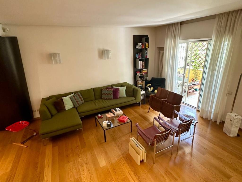 appartamento in vendita a Napoli in zona Vomero