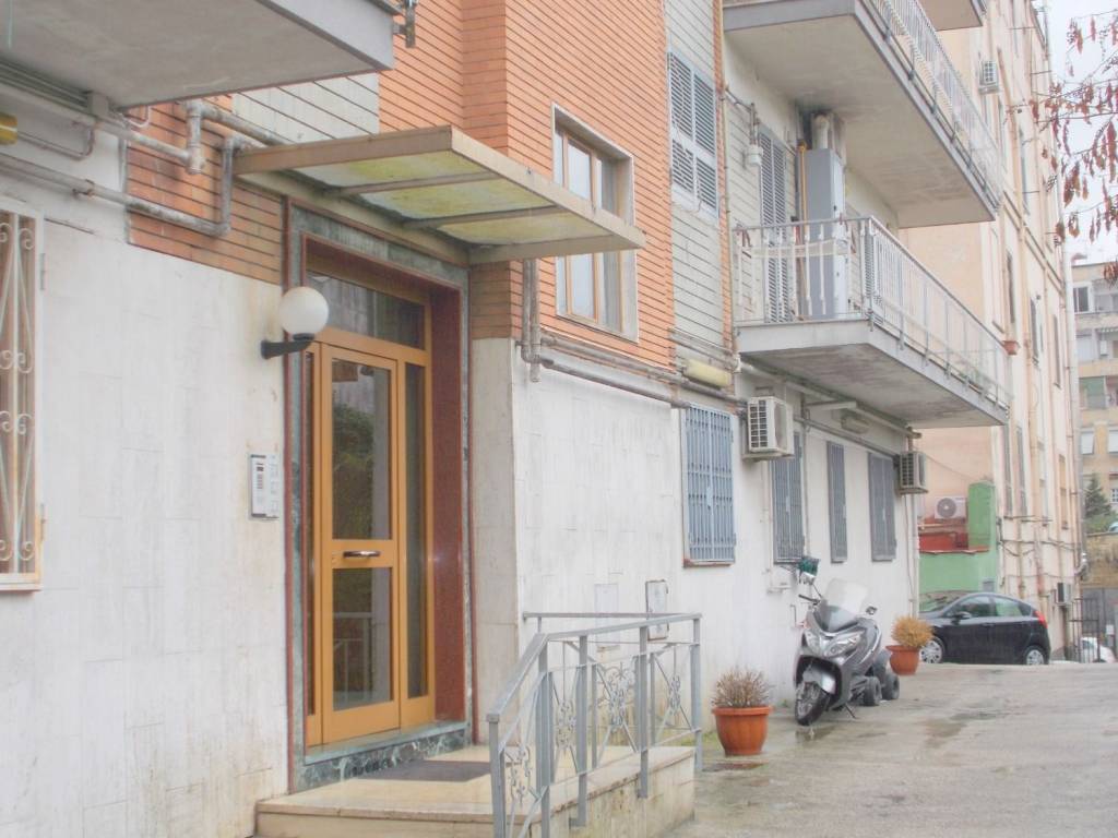 appartamento in vendita a Napoli in zona Capodichino