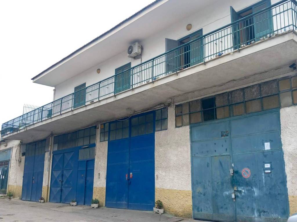 appartamento in vendita a Napoli in zona Fuorigrotta