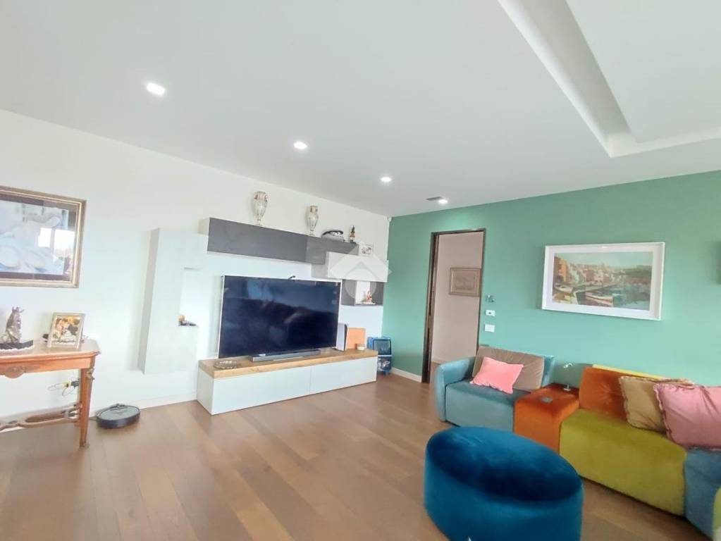 appartamento in vendita a Napoli in zona Capodimonte / Colli Aminei