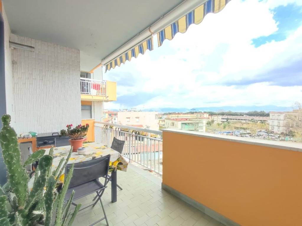 appartamento in vendita a Napoli in zona Capodimonte / Colli Aminei