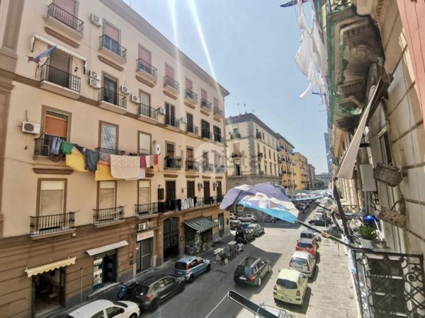 appartamento in vendita a Napoli in zona Vicaria