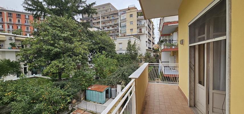 appartamento in vendita a Napoli in zona Chiaia