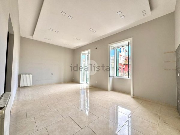 appartamento in vendita a Napoli in zona Stella