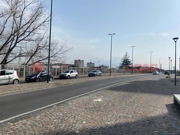 ufficio in vendita a Napoli in zona Zona Industriale-Ferrovia