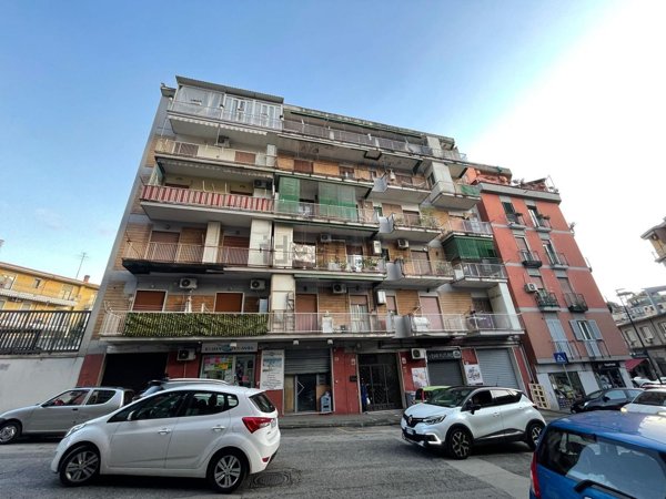 appartamento in vendita a Napoli in zona San Carlo all'Arena
