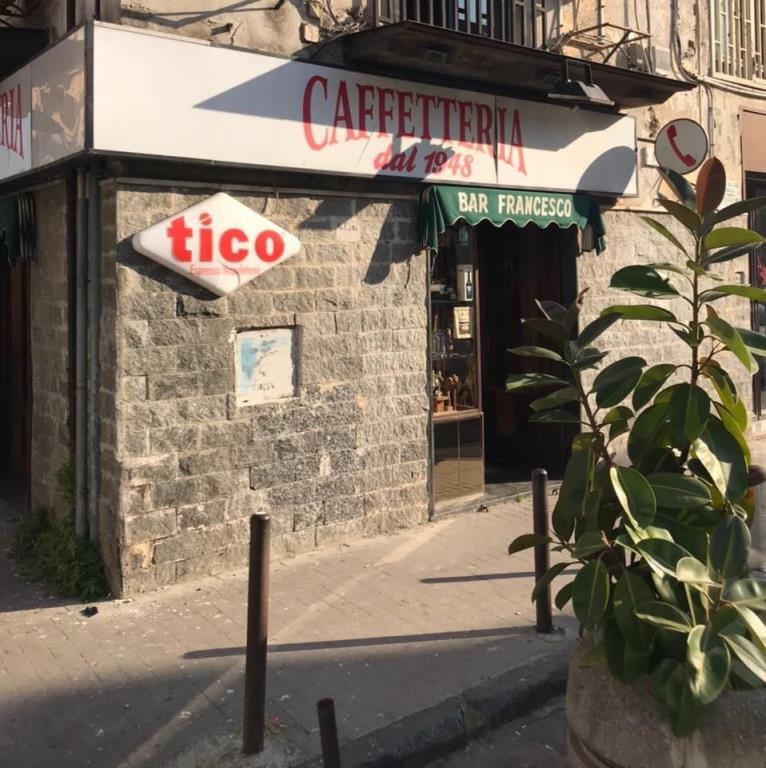 negozio in vendita a Napoli in zona Vicaria
