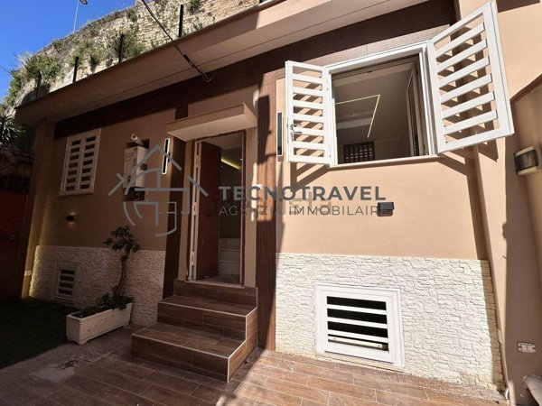 appartamento in vendita a Napoli in zona Posillipo