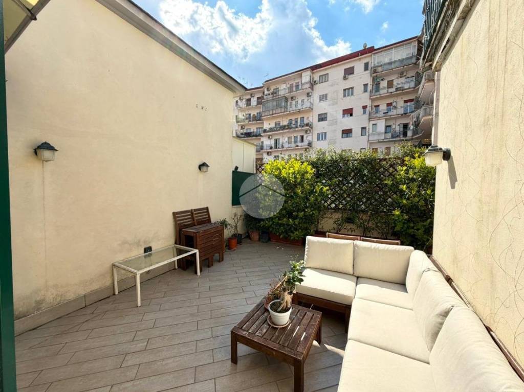 appartamento in vendita a Napoli in zona Stella