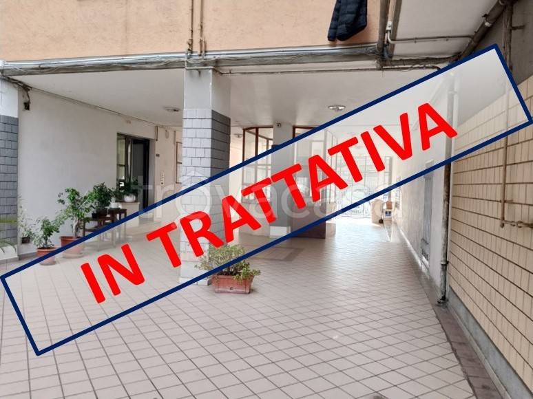 appartamento in vendita a Napoli in zona Chiaia