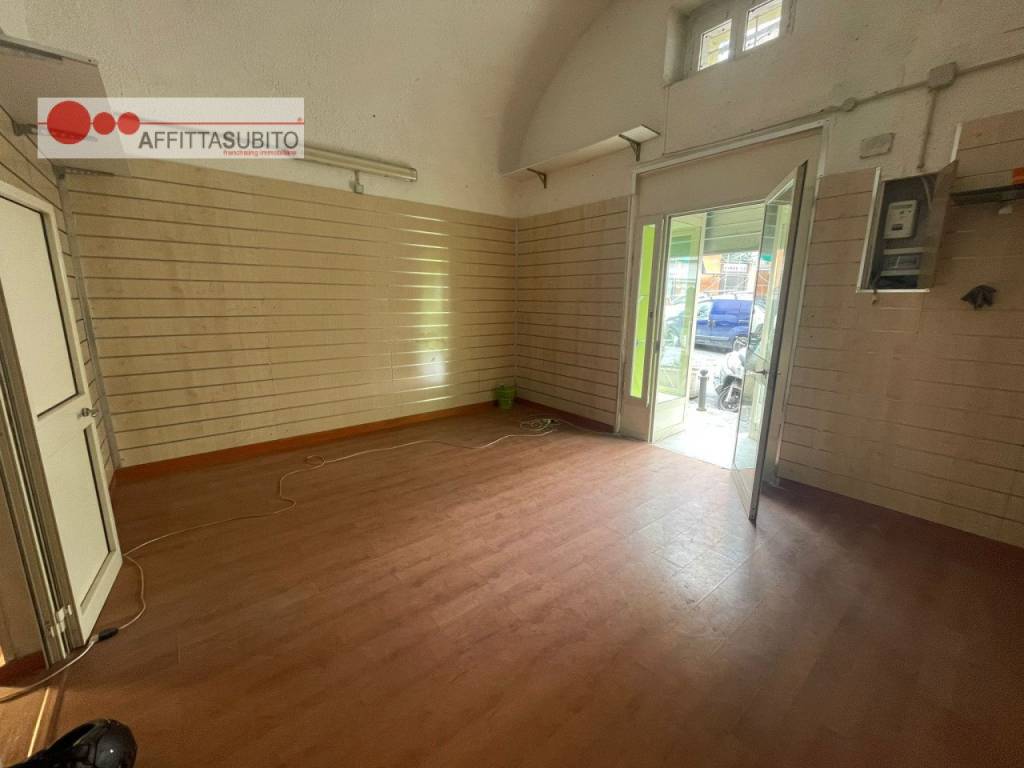 negozio in vendita a Napoli in zona Chiaia