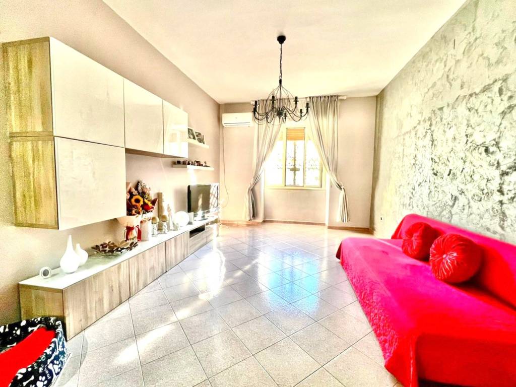 appartamento in vendita a Napoli in zona Bagnoli