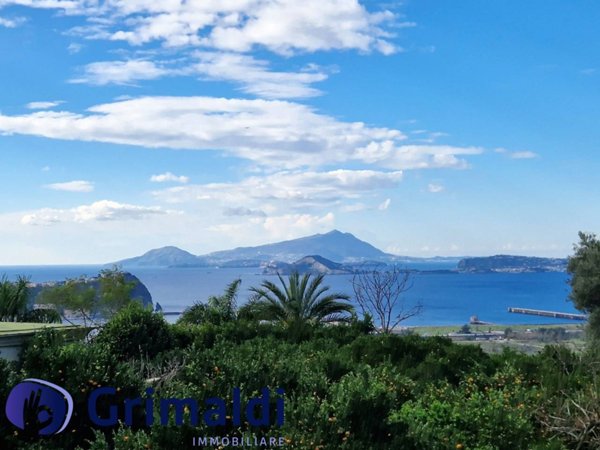 appartamento in vendita a Napoli in zona Posillipo