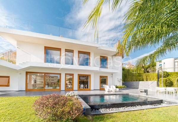 casa indipendente in vendita a Napoli in zona Posillipo