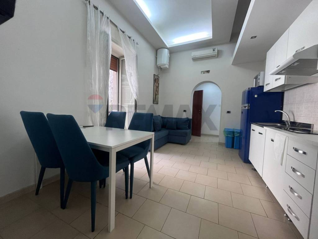 appartamento in vendita a Napoli in zona San Lorenzo