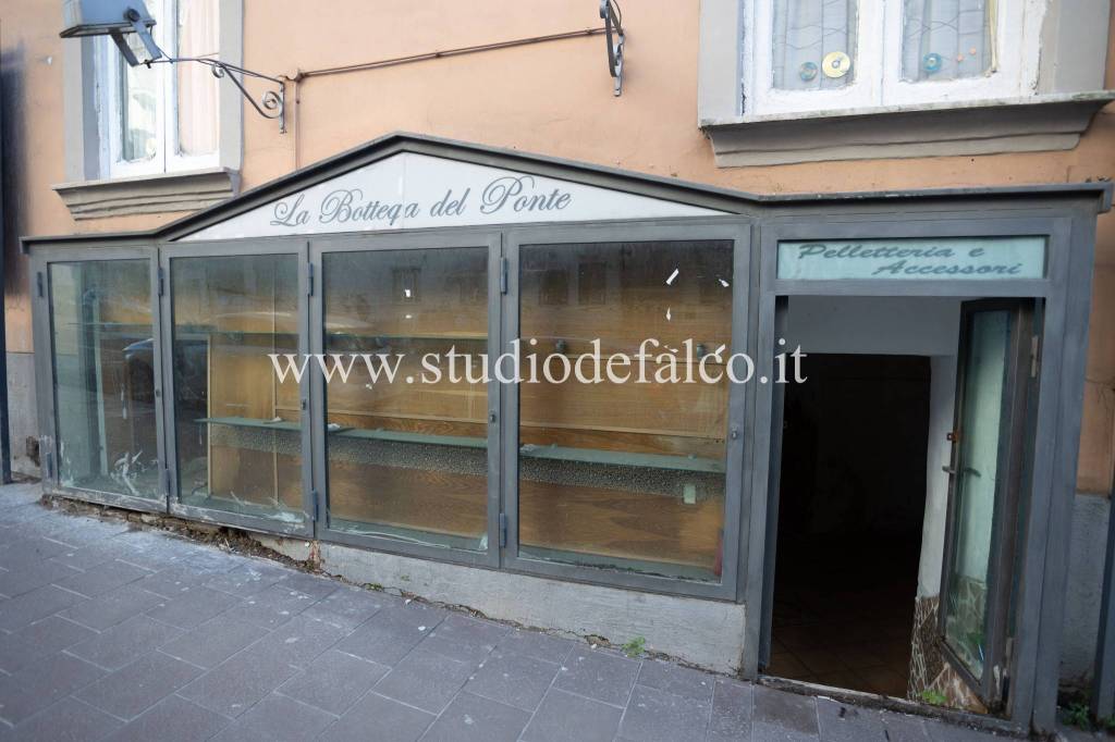 negozio in vendita a Napoli in zona Vomero