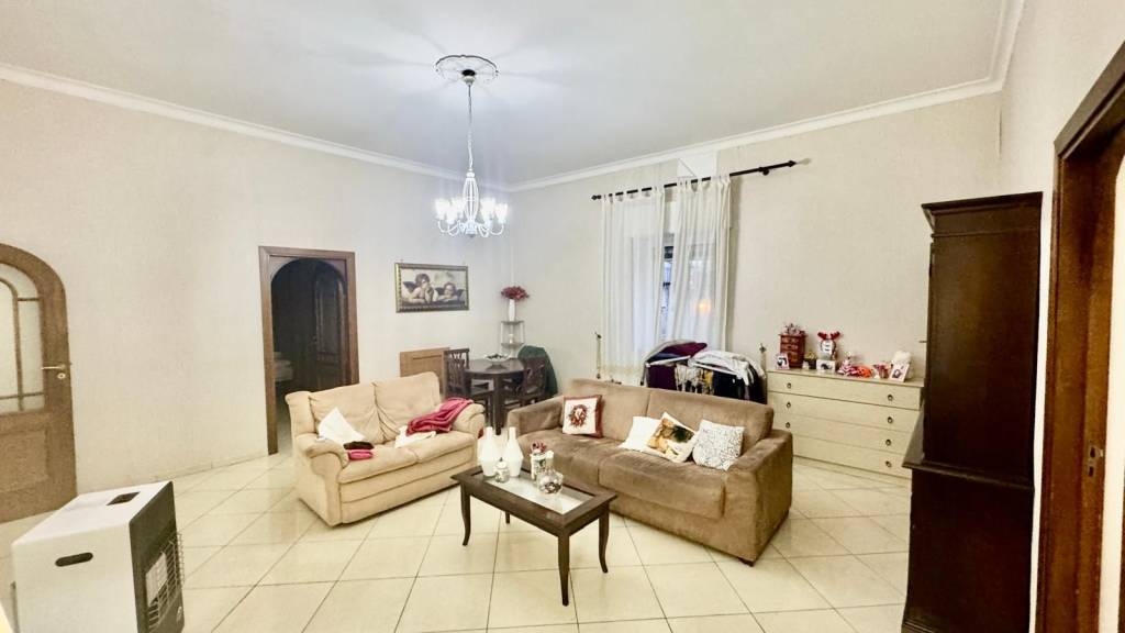 appartamento in vendita a Napoli in zona Stella