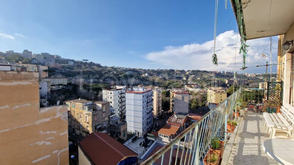 appartamento in vendita a Napoli in zona Stella