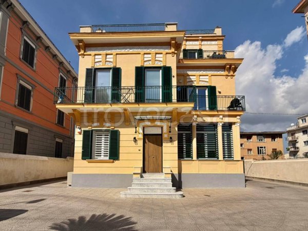 appartamento in vendita a Napoli in zona Posillipo