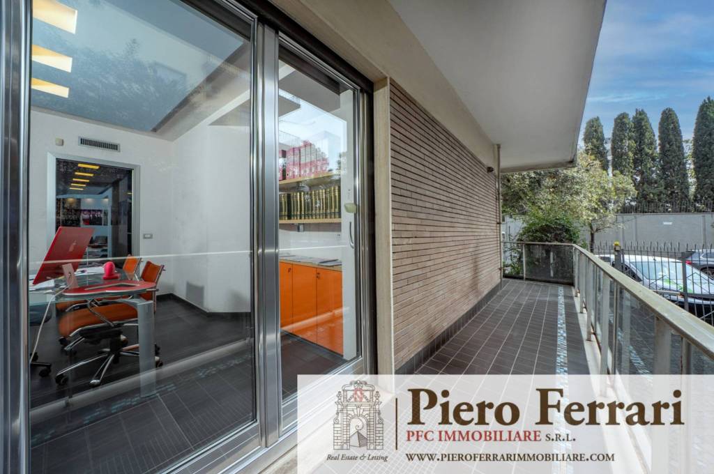 appartamento in vendita a Napoli in zona Posillipo