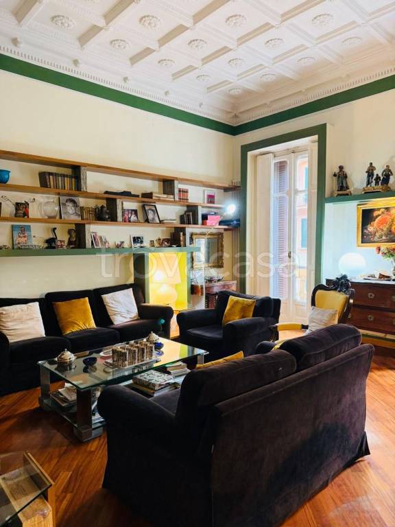 appartamento in vendita a Napoli in zona San Ferdinando