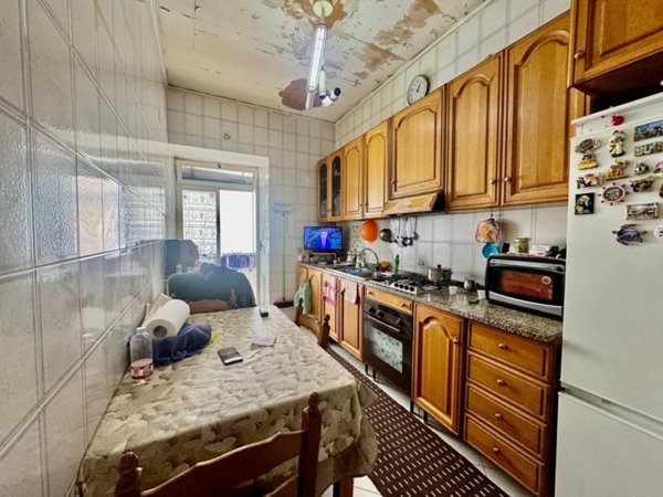 appartamento in vendita a Napoli in zona Stella