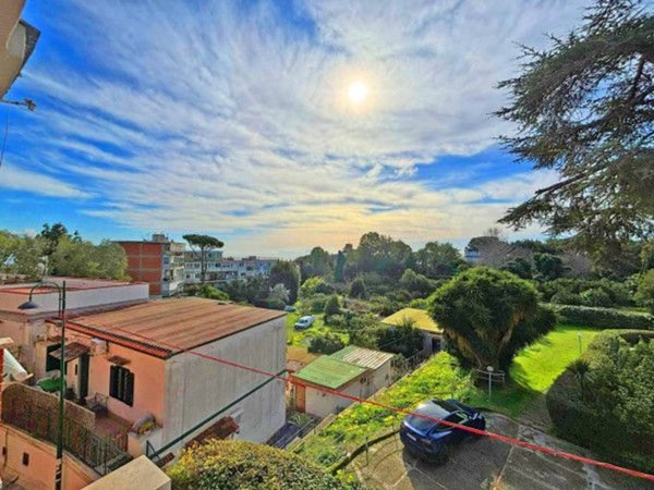 appartamento in vendita a Napoli in zona Posillipo