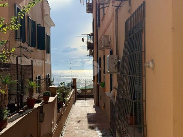 appartamento in vendita a Napoli in zona Posillipo