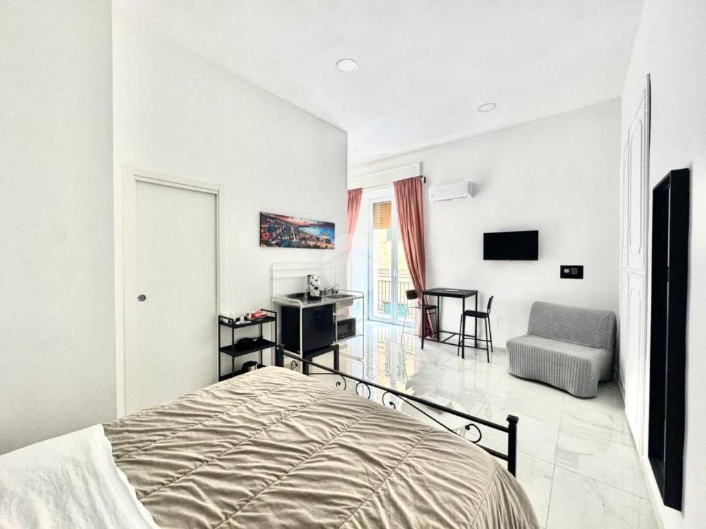 appartamento in vendita a Napoli in zona Stella