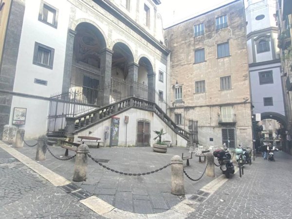 appartamento in vendita a Napoli in zona Mercato
