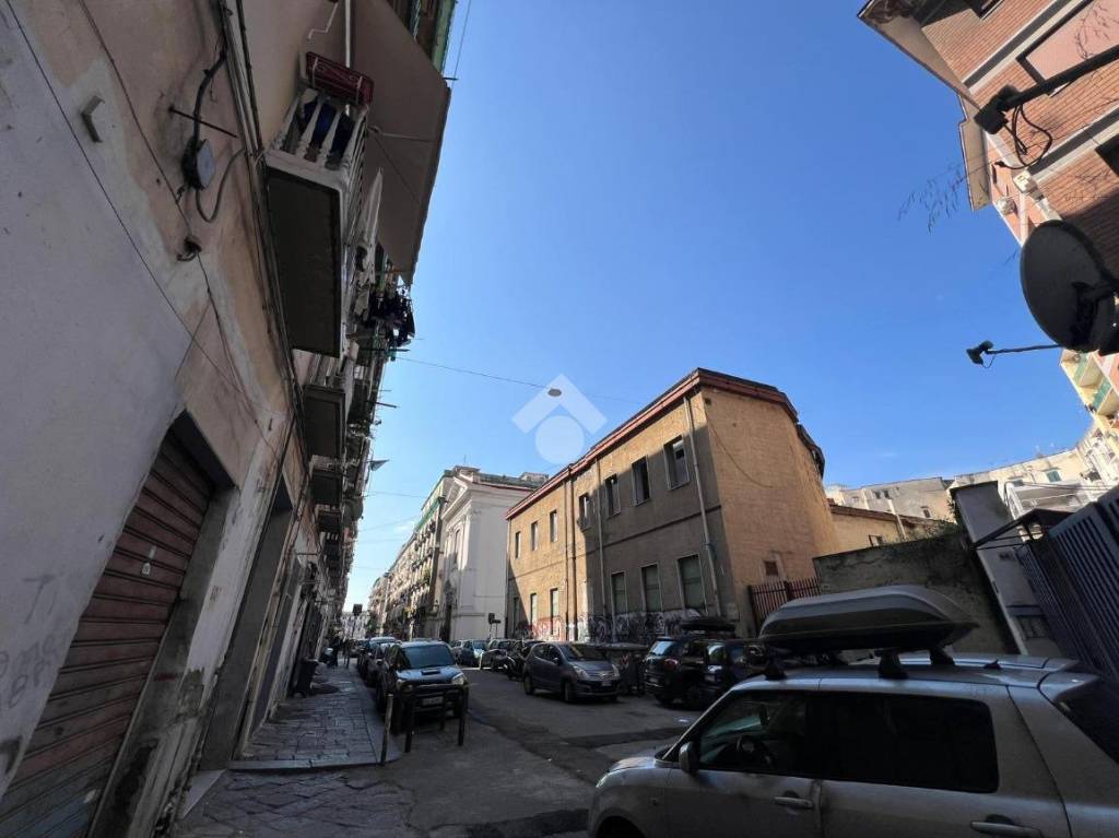 locale commerciale in vendita a Napoli