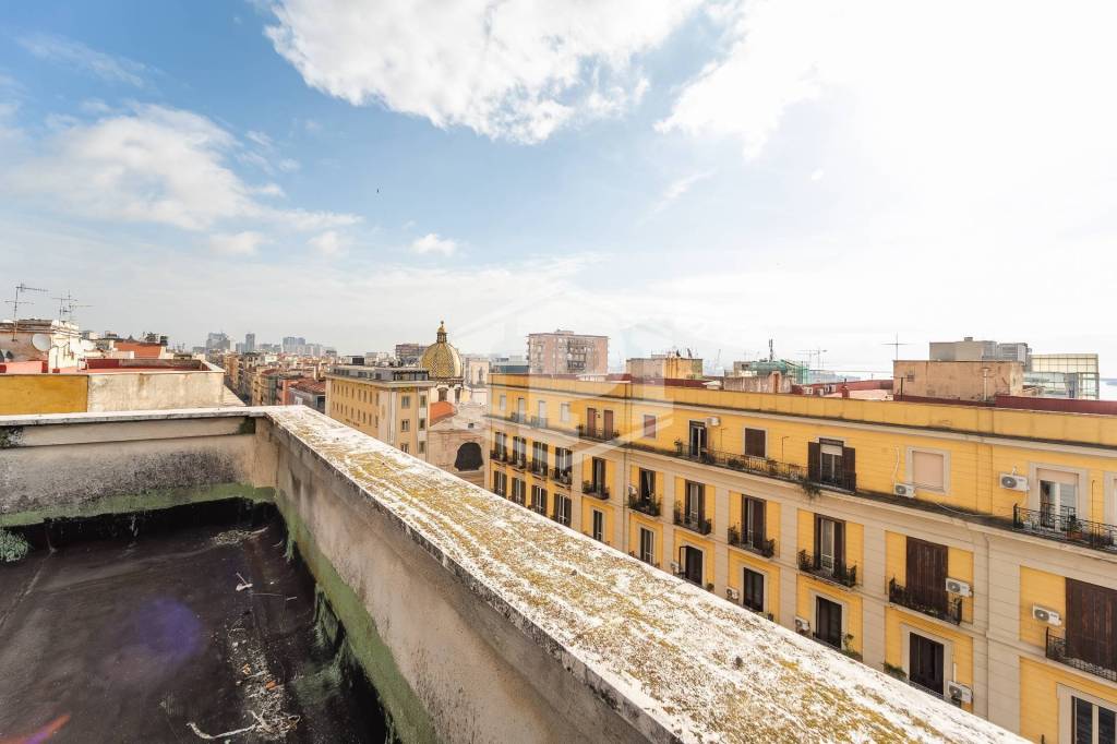 appartamento in vendita a Napoli in zona Stella