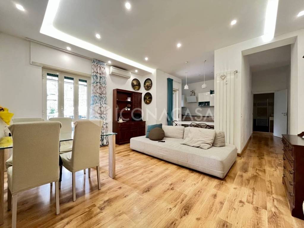 appartamento in vendita a Napoli in zona Arenella