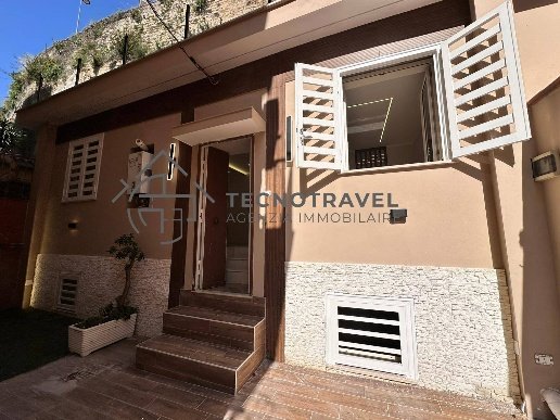 appartamento in vendita a Napoli in zona Posillipo