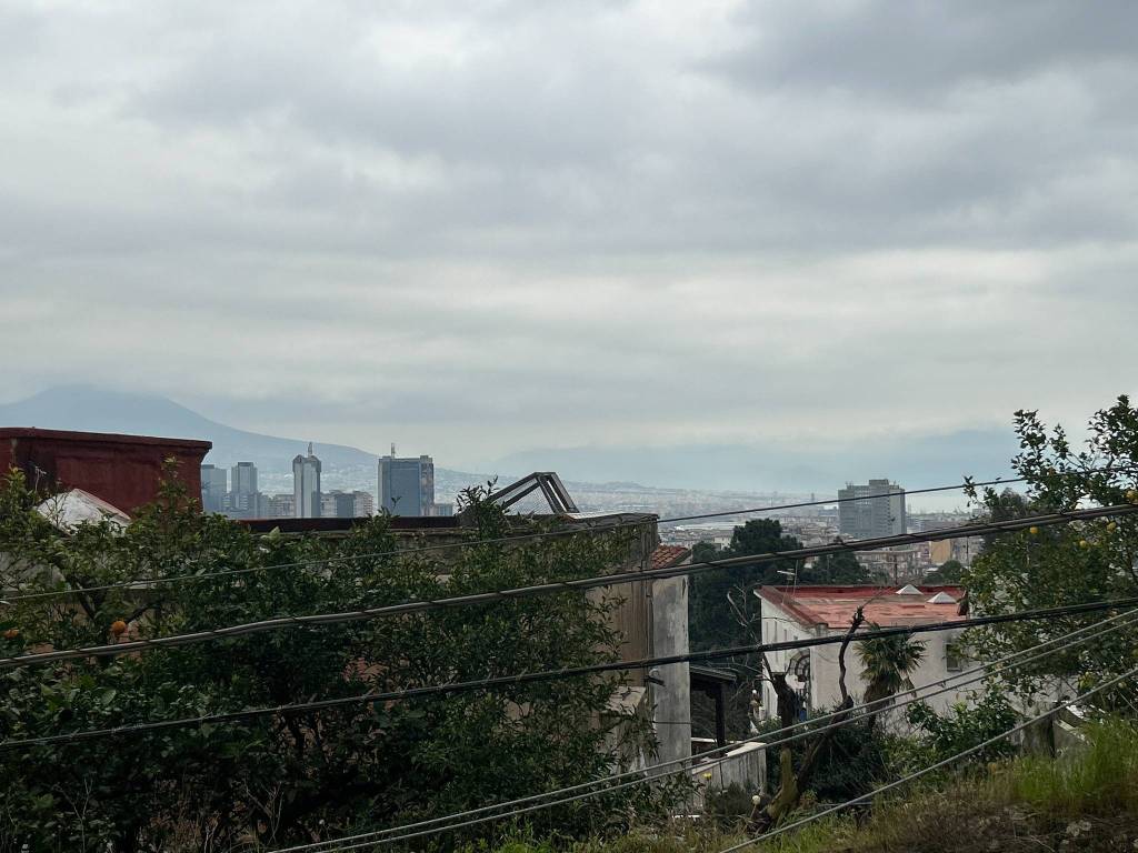 appartamento in vendita a Napoli in zona Stella