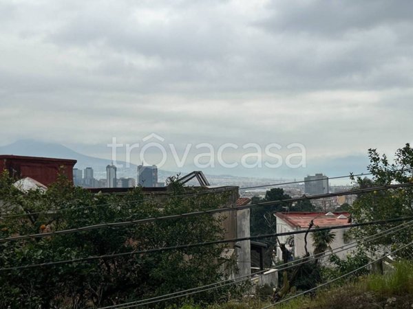 appartamento in vendita a Napoli in zona San Carlo all'Arena