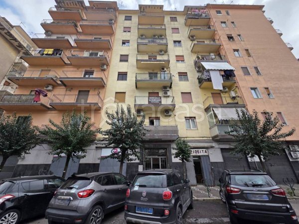 appartamento in vendita a Napoli in zona Barra