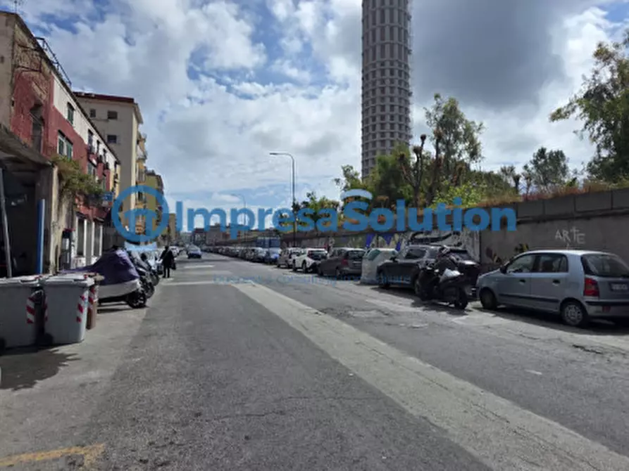 negozio in vendita a Napoli in zona Bagnoli