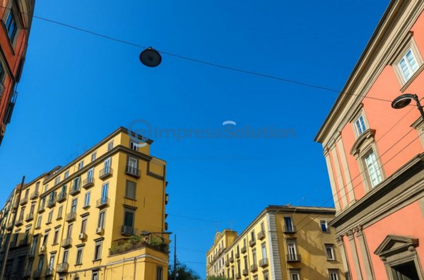 negozio in vendita a Napoli in zona Stella