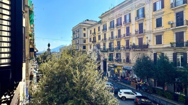appartamento in vendita a Napoli in zona San Lorenzo