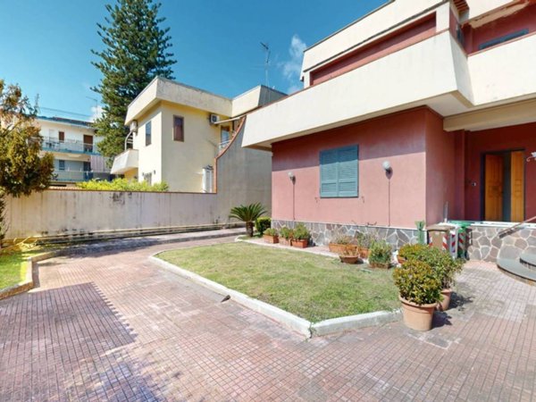 casa indipendente in vendita a Napoli in zona Barra