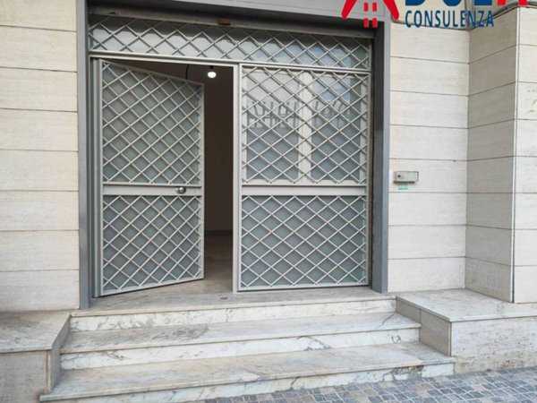 appartamento in vendita a Napoli in zona Fuorigrotta