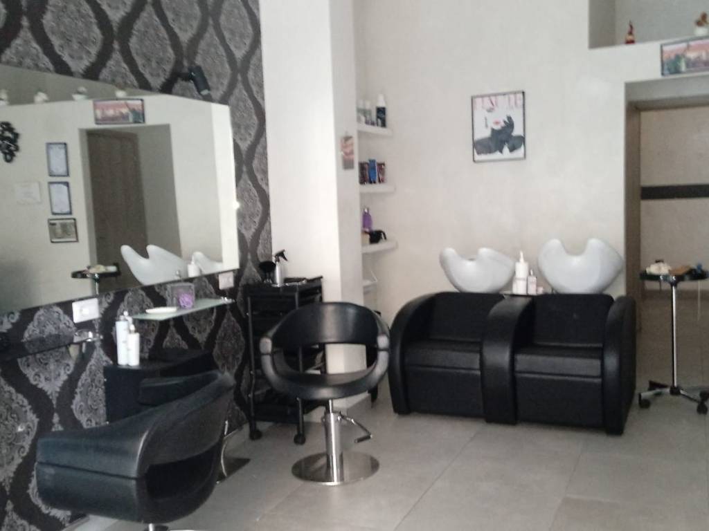 negozio in vendita a Napoli in zona Pianura