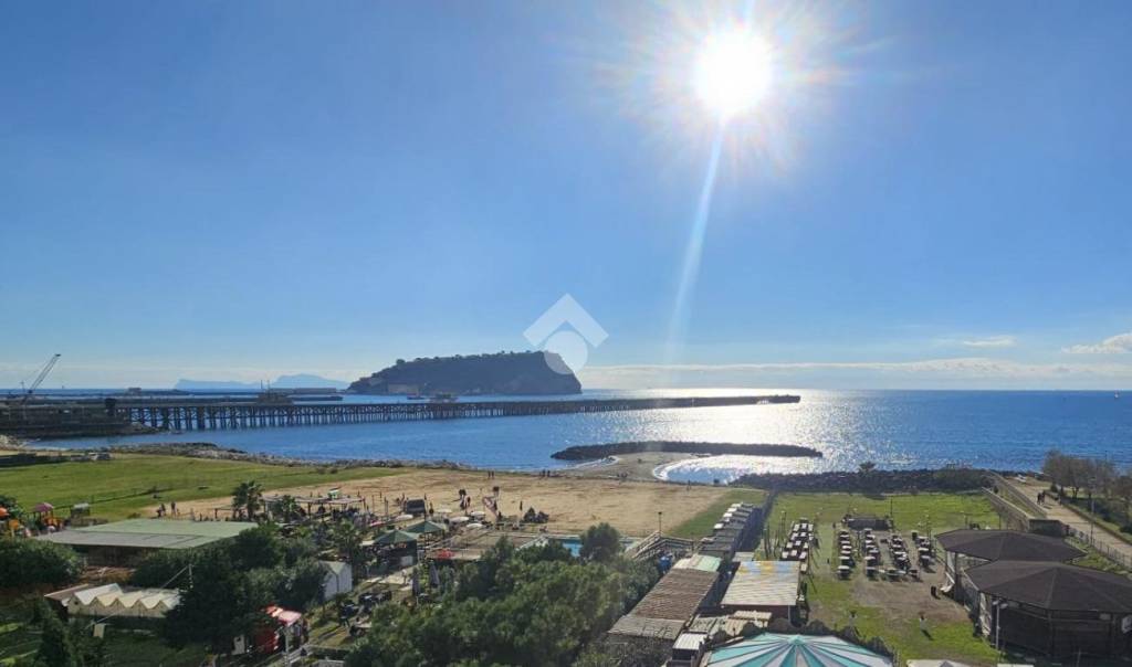 appartamento in vendita a Napoli in zona Bagnoli