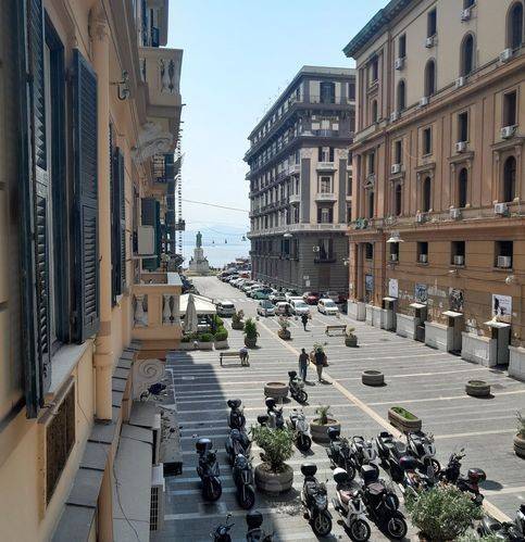 appartamento in vendita a Napoli in zona San Ferdinando