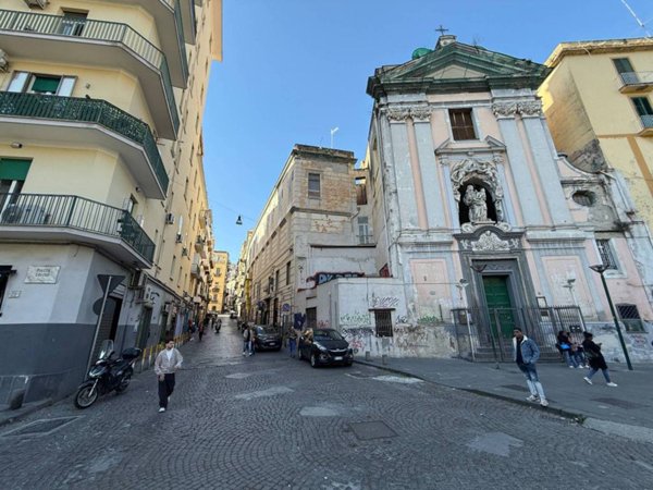 appartamento in vendita a Napoli in zona Stella