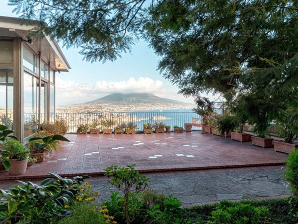 appartamento in vendita a Napoli in zona Vomero