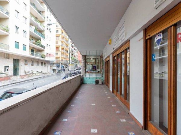 appartamento in vendita a Napoli in zona Chiaia