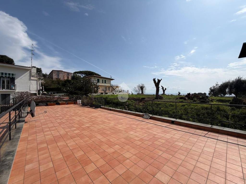 appartamento in vendita a Napoli in zona Posillipo