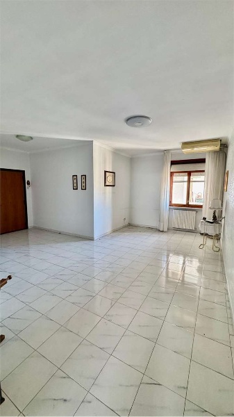 appartamento in vendita a Napoli in zona Fuorigrotta